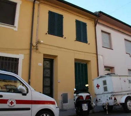 Casa Di Giacomo Viareggio
